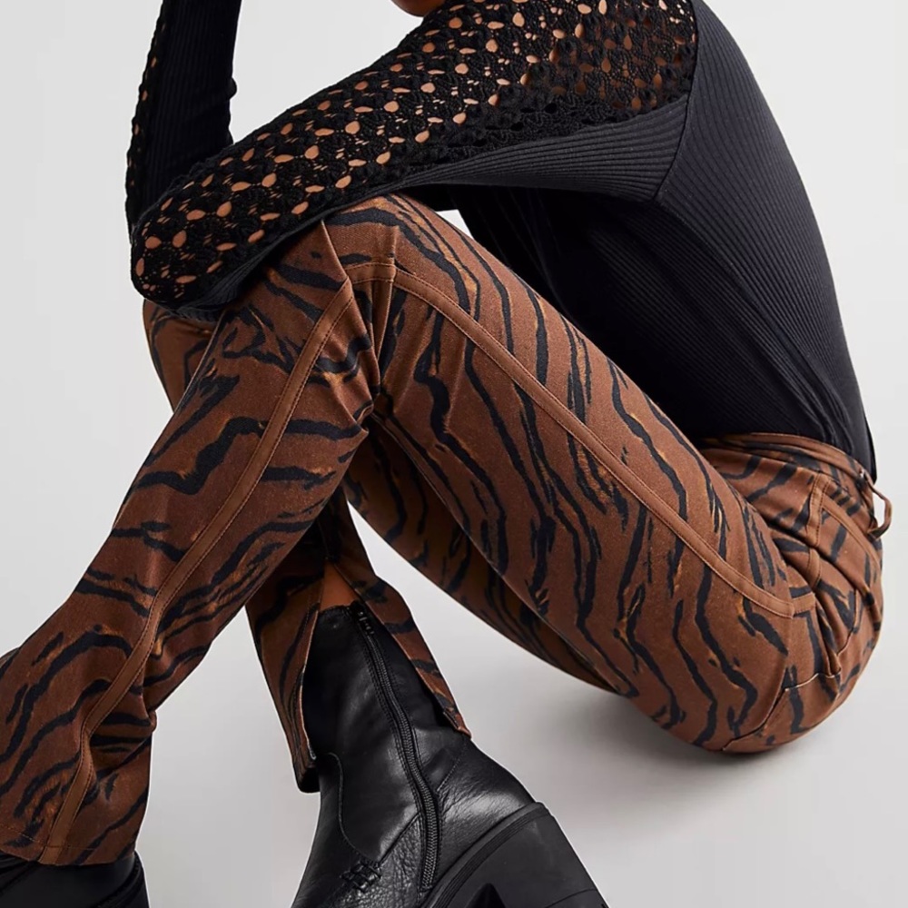 Animal print high rise jeans 🦓🤎